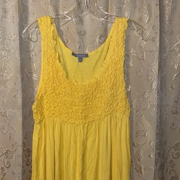 Yellow dress - Picture 2 of 3